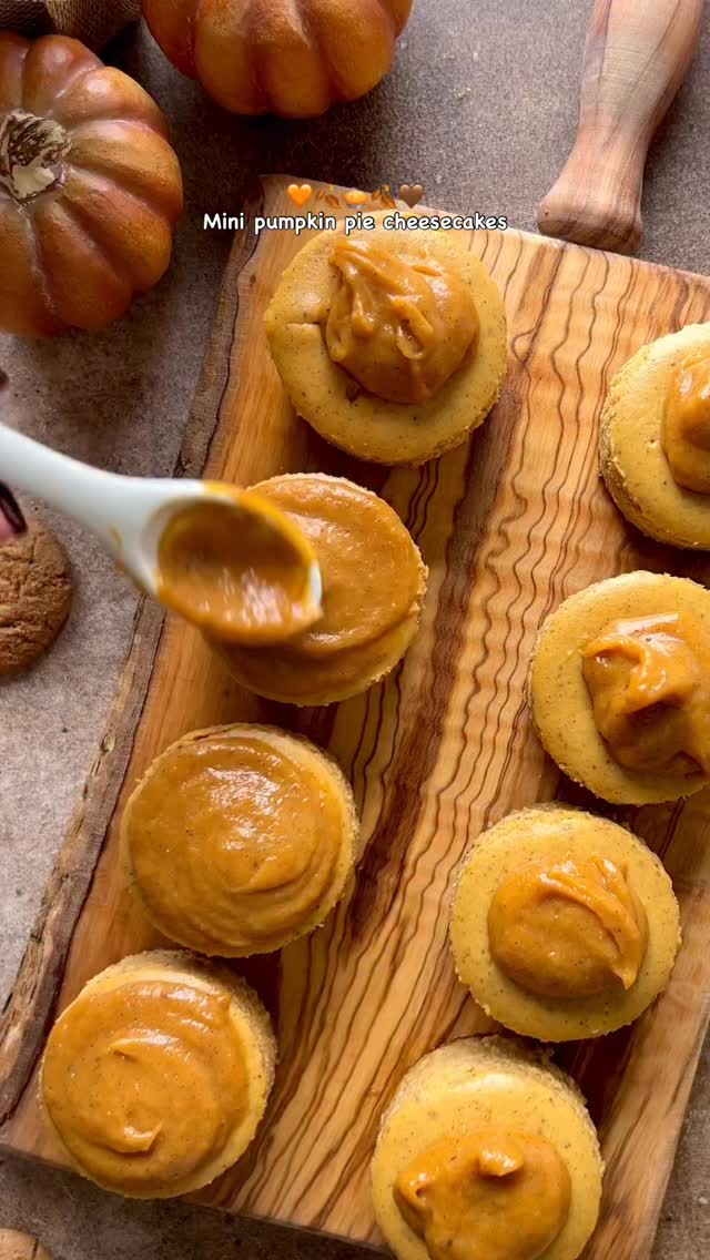🍂🥧Mini pumpkin pie cheesecakes!🥧🍂
A creamy pumpkin cheescake base, a thick gingersnap crust, a topping of pumpkin curd (a MUST try recipe), and a swirl of whipped cream frosting make these the absolute ✨best✨ pumpkin cheesecakes I’ve ever had. Sometimes I wish they didn’t hold this top spot, because now I can’t buy any at the store and have them compare🥲
Garnish with more gingersnap cookie pieces and a few pocky sticks and they are gorgeous to serve at a holiday party!
Recipes used are by @bakerbynature (mini cheesecakes), @bonni_bakery (pumpkin curd), and @cakemehometonight (whipped cream frosting). Details and links to the recipe are on my blog!🧡
#pumpkincheesecake #pumpkindessert #thanksgivingdesserts #holidaytreats #festivebaking