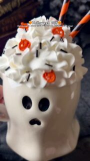 ✨👻☕️🎃✨DIY faux whipped cream mugs are the cutest addition to end tables, mantels, or anywhere you want a sprinkle of spooky!

If you want the mug to be usable - skip the step of gluing down the cardboard circle🧡

Full details are on my blog!👻