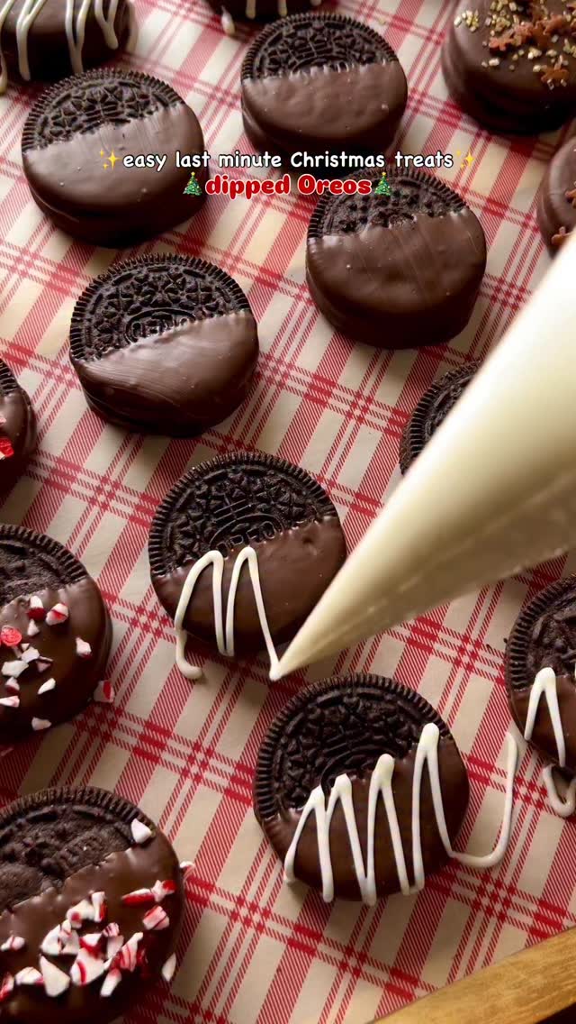 🎄Easy, festive, and delicious! Dipped Oreos are my favorite sweet treat to make for every holiday. They’re no-bake and are so easy to transport, add to cookie gift boxes, and stay fresh for a long time!🎄
I love to use Ghirardellhi melting wafers for the chocolate✨🤎✨
#christmastreats #christmasfood #holidaytreats #christmascookies #kidfriendlyrecipes