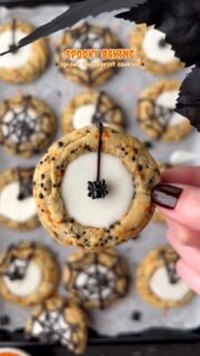 🕸️🕷️🕸️ A daringly delicious cookie to bake for spooky season! To make these, I used the recipe for sprinkle thumbprint cookies by @therosewifebakes (substituting orange and black nonpareils) and spider sprinkles by @wiltoncakes. The cookies are soft and chewy and the filling is an easy vanilla icing that pairs perfectly. A tried and true cookie you can make festive for any holiday!👻

Details with links to the tools and recipe used can be found on my blog at bakedrizzledust.com 🖤

#halloweencookies #spookytreats #halloweenbaking #halloweenfood #spookyfood #halloweenpartyfood #wiltoncakes