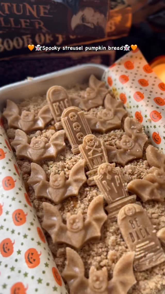 Pumpkin bread - spookified!🖤🎃👻
This recipe for pumpkin bread by @butternutbakery is absolutely incredible - from the soft bread, to the crunchy pumpkin spice streusel, to the maple glaze 🤤 For Halloween, use your silicone molds to make the top extra festive!🦇
To make the spooky streusel:
🖤Make about 1.5x the pumpkin spice streusel the recipe calls for. I doubled it and had more streusel than needed but pressed the extra topping into the mold and baked them to have little crunchy snacks!
🖤Press the streusel down VERY firmly into your silicone mold of choice. Using my fingers worked the best to really pack it down. Save some of the streusel to sprinkle a base layer on the batter.
🖤Pop the silicone mold into the fridge to chill for about 15-20 minutes while you make the pumpkin bread batter.
🖤Remove the streusel pieces from the mold and place on top of the pumpkin bread batter. To help remove the pieces from the mold without breakage, pull the edges of the mold apart to loosen the streusel, and then carefully push it up and out.
Let cool, top with the maple glaze, and enjoy!🧡
#halloweenbaking #pumpkinbread #spookytreats #halloweenrecipes #spookyfood #halloweentreats #pumpkinrecipes